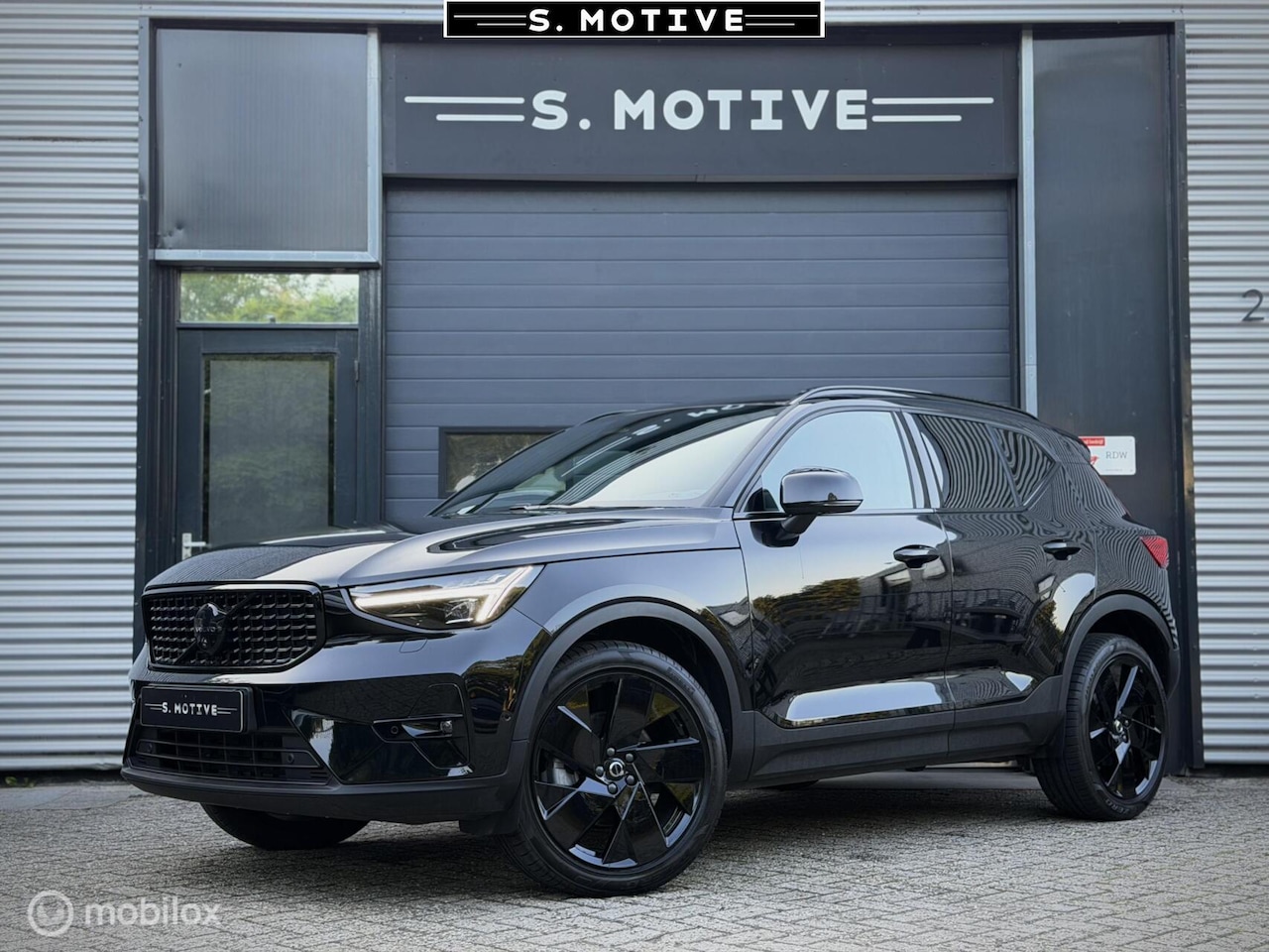 Volvo XC40 - 2.0 B3 Plus Black Edtion BTW, H&K, 360, Memory, Stoel/Stuurverw, - AutoWereld.nl