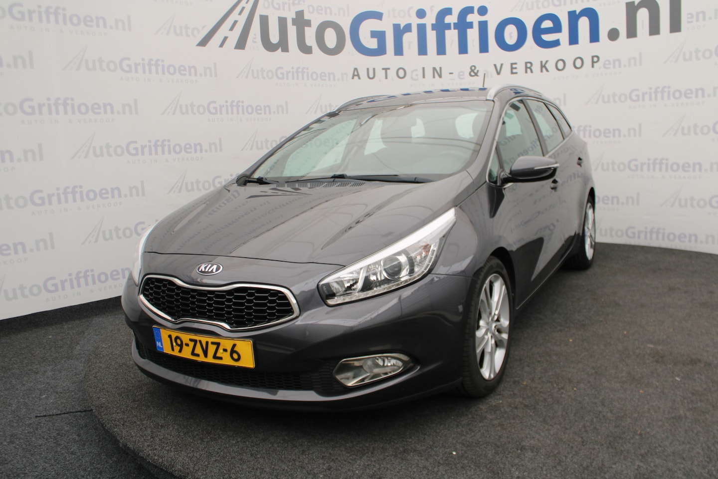 Kia Cee'd Sportswagon - 1.6 GDI Plus Pack nette automaat met trekhaak - AutoWereld.nl