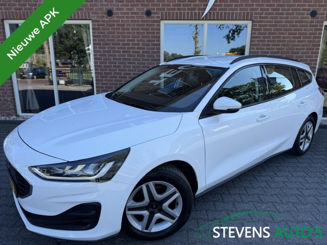 Ford Focus Wagon - 1.0 EBH Connected TREKHAAK / CARPLAY / ANDROID / NAVIGATIE / CLIMA / CRUISE - AutoWereld.nl