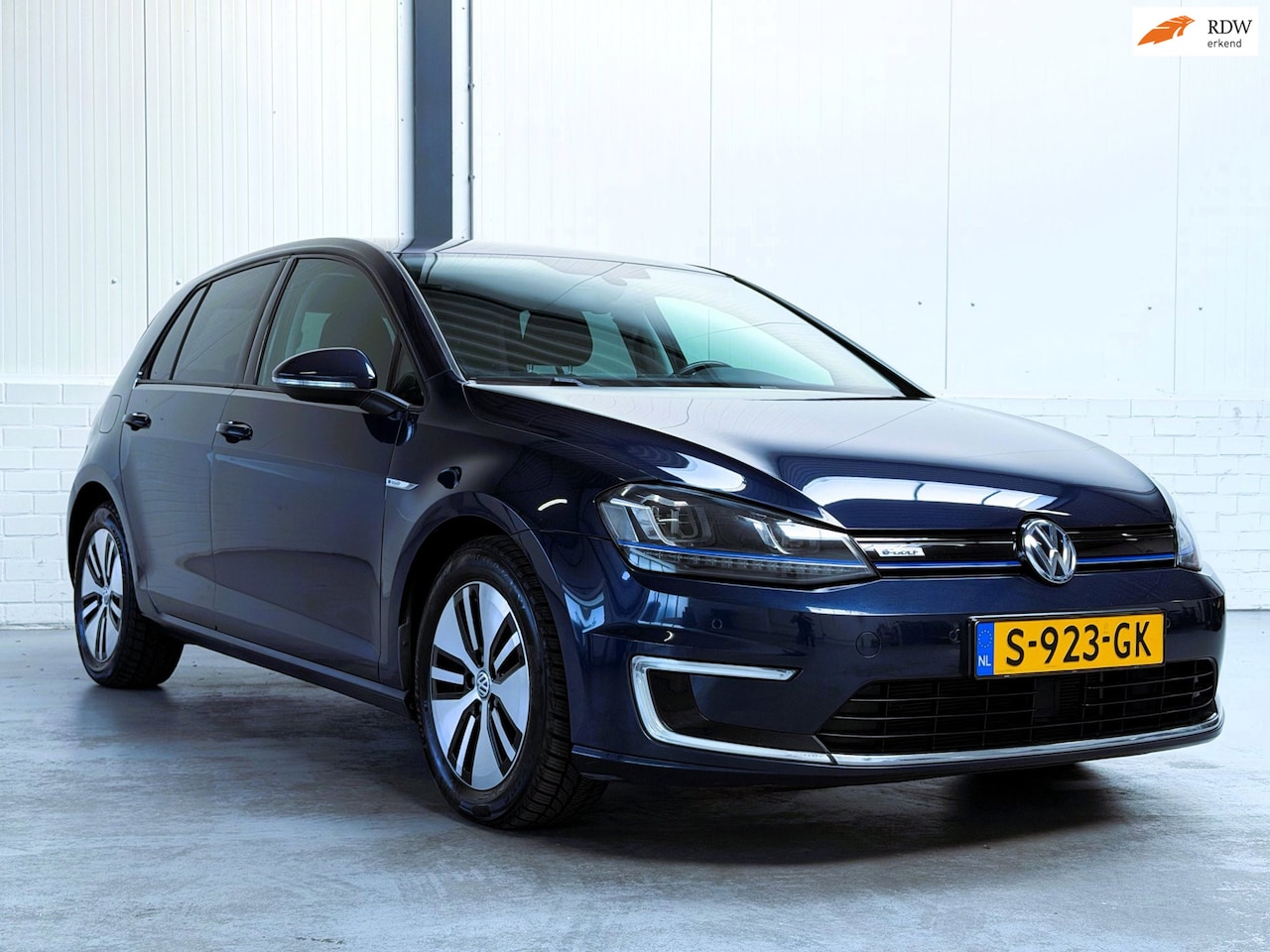 Volkswagen e-Golf - E-Golf|Keyless|Adaptief|Stoelverwarming|SoH 82,9% - AutoWereld.nl