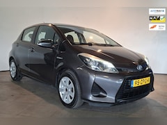 Toyota Yaris - 1.5 Full Hybrid Aspiration 5-Drs AUTOMAAT / Trekhaak / Airco