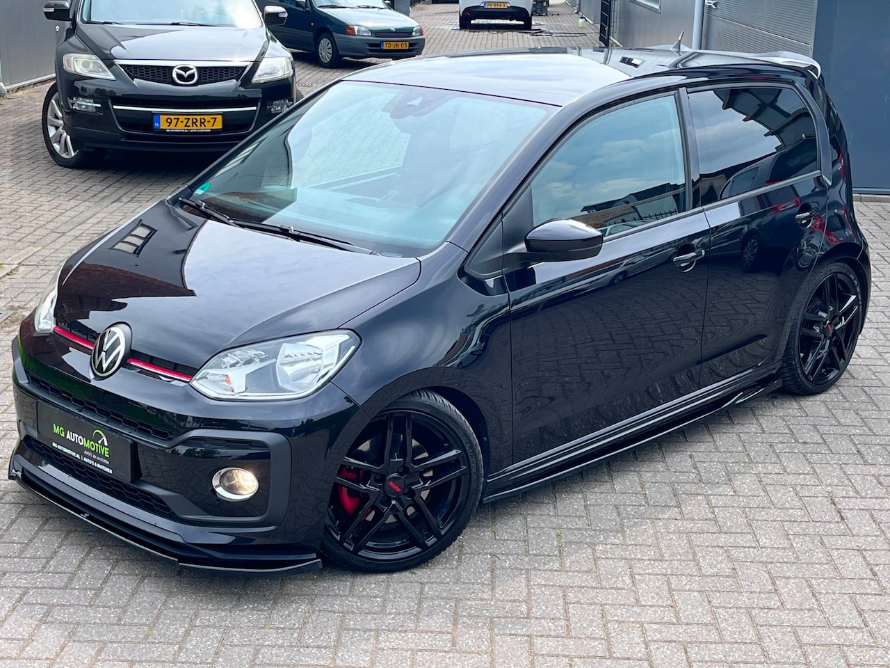 Volkswagen Up! - 1.0 TSI GTI | UNIEKE AUTO | MAXTON BODYKIT | MILLTEK SPORTUITLAAT - AutoWereld.nl