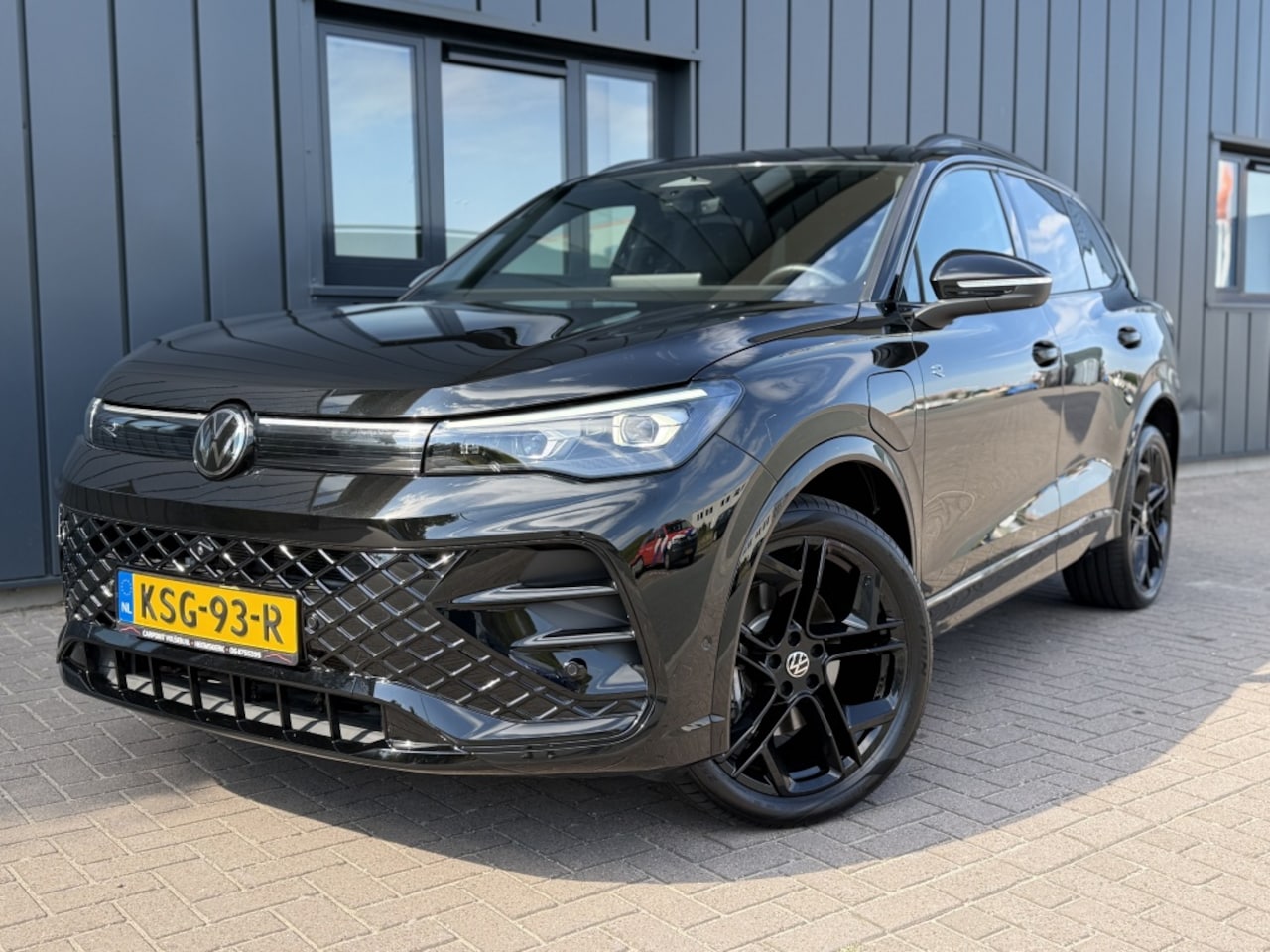 Volkswagen Tiguan - 1.5 eHybrid RLine Pano*IQ*Leder Bomvol! ✅ - AutoWereld.nl