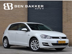 Volkswagen Golf - 1.2 TSI Lounge | Stoelverwarming | Trekhaak | Clima |