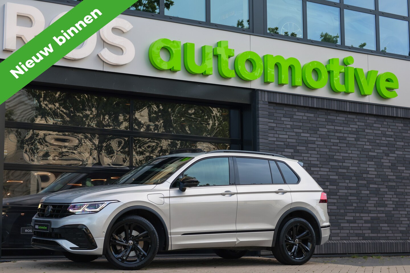 Volkswagen Tiguan - 1.4 TSI eHybrid R-Line Business+ | BTW | LEDER | 2X MEMORY | STOEL&STUURVERWARMING | ACC | - AutoWereld.nl