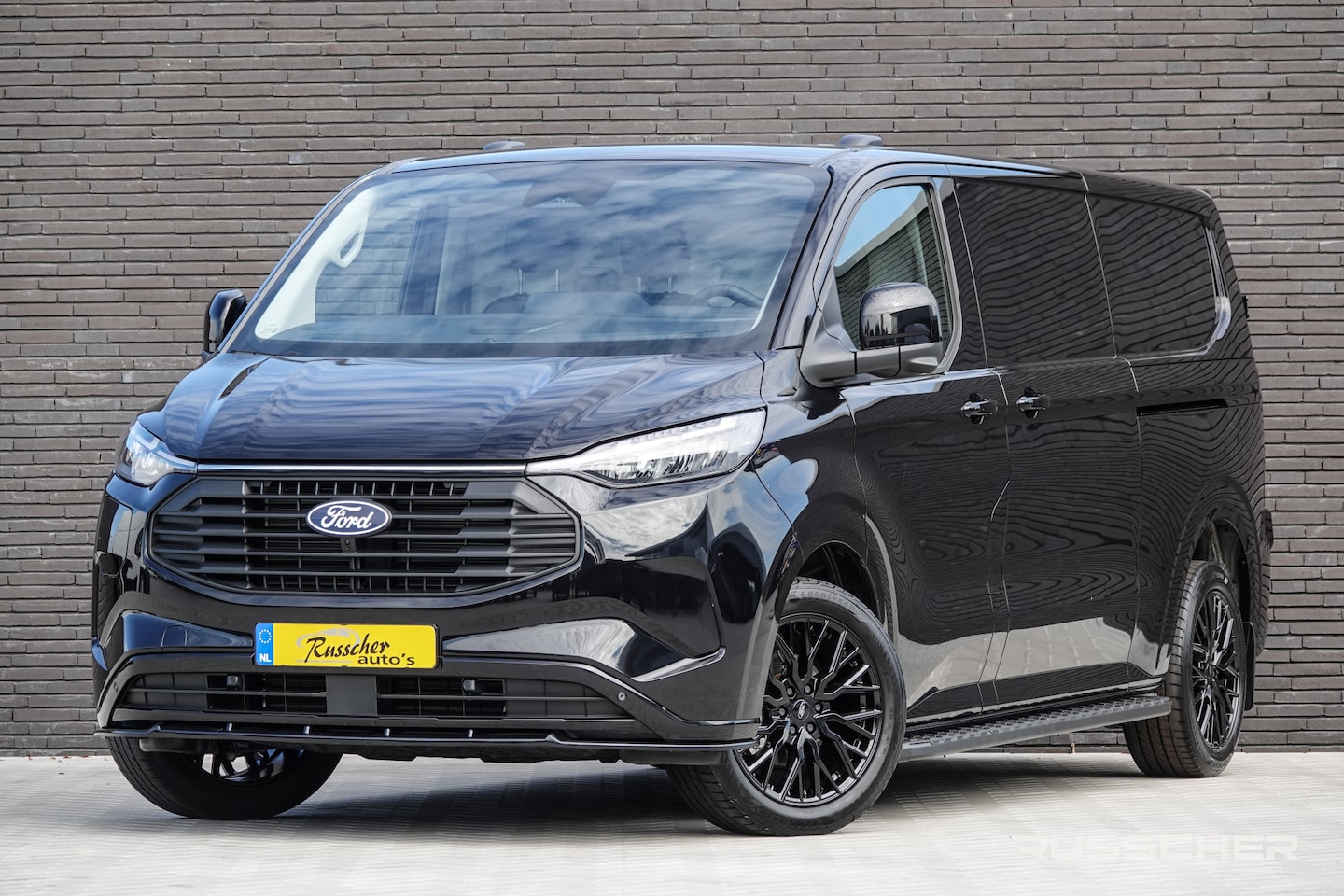 Ford Transit Custom - L2H1 2.5PHEV 233Pk Aut. | Limited | Plug-In Hybrid | 360° Camera | 2x Schuifdeur | Spoiler - AutoWereld.nl