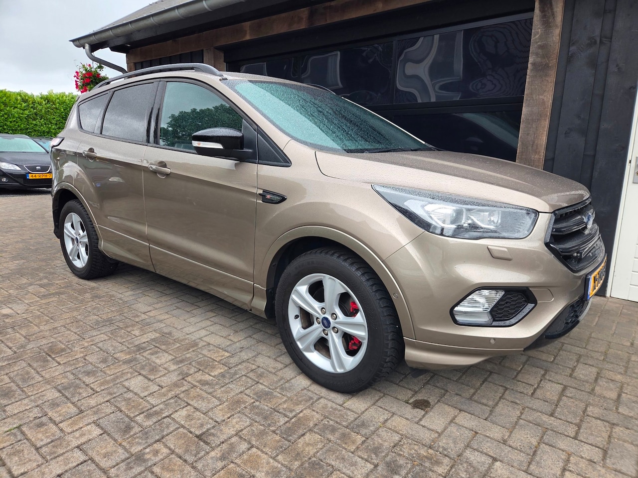 Ford Kuga - 1.5 EcoBoost ST-Line 1.5 EcoBoost ST-Line - AutoWereld.nl