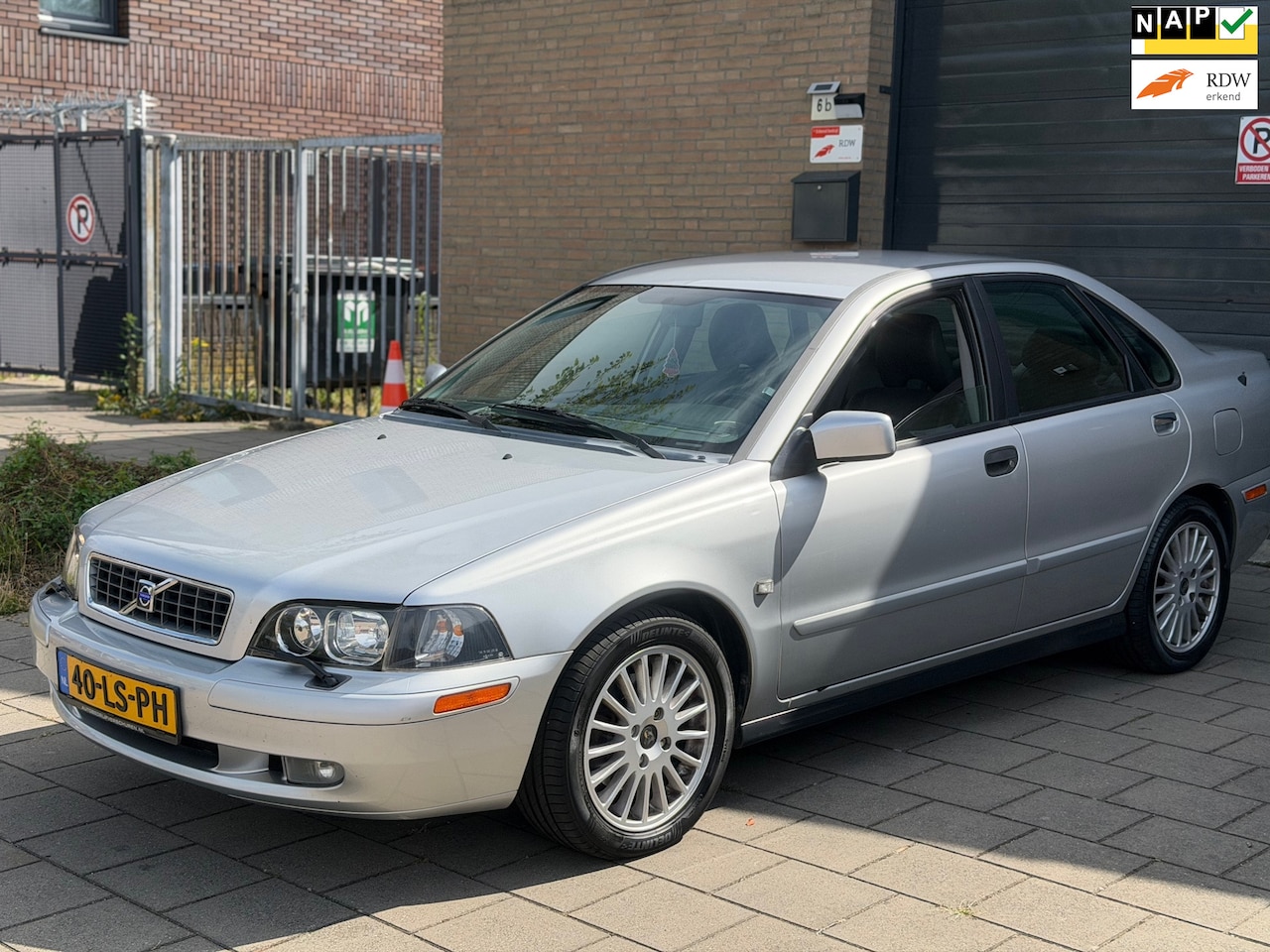 Volvo S40 - 2.0 Europa Automaat Clima Stoelverwarming cruise Control - AutoWereld.nl