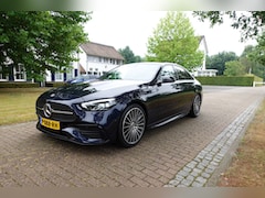 Mercedes-Benz C-klasse - 200 Launch Edition AMG Line | Trekhaak | Camera | Panorama dak | Sfeerverlichting | 1ste e