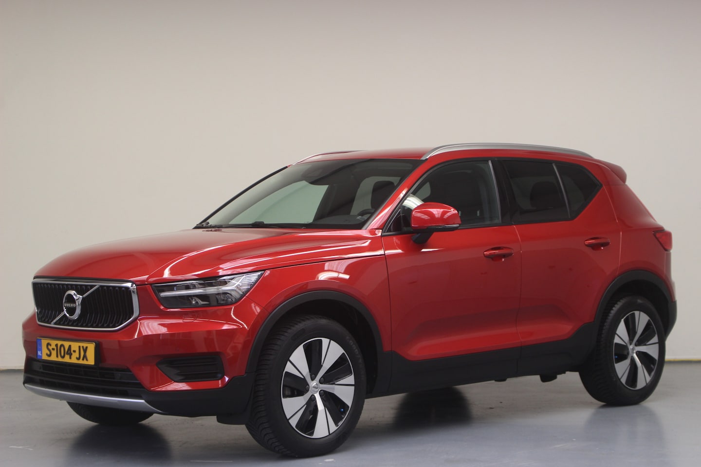 Volvo XC40 - T2 Momentum Business | Rijklaarprijs | Trekhaak | - AutoWereld.nl