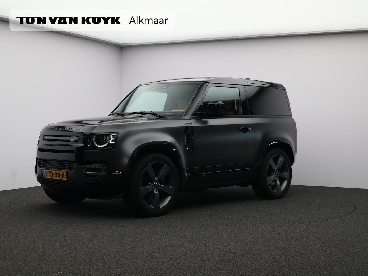 Land Rover Defender Hard Top - 5.0 P525 90 V8 Grijs kenteken exclusief BTW en BPM - AutoWereld.nl