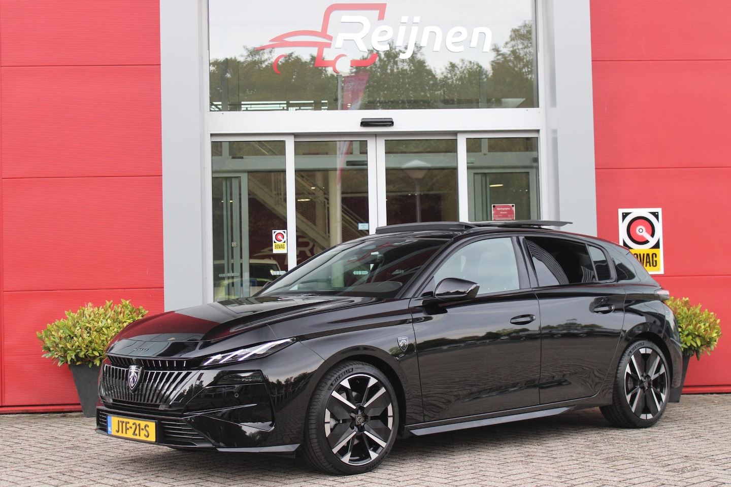Peugeot 308 - 1.2 Hybrid 145PK AUTOMAAT GT PACK | PANORAMA SCHUIF/KANTEL DAK | AFNEEMBARE TREKHAAK | SEN - AutoWereld.nl