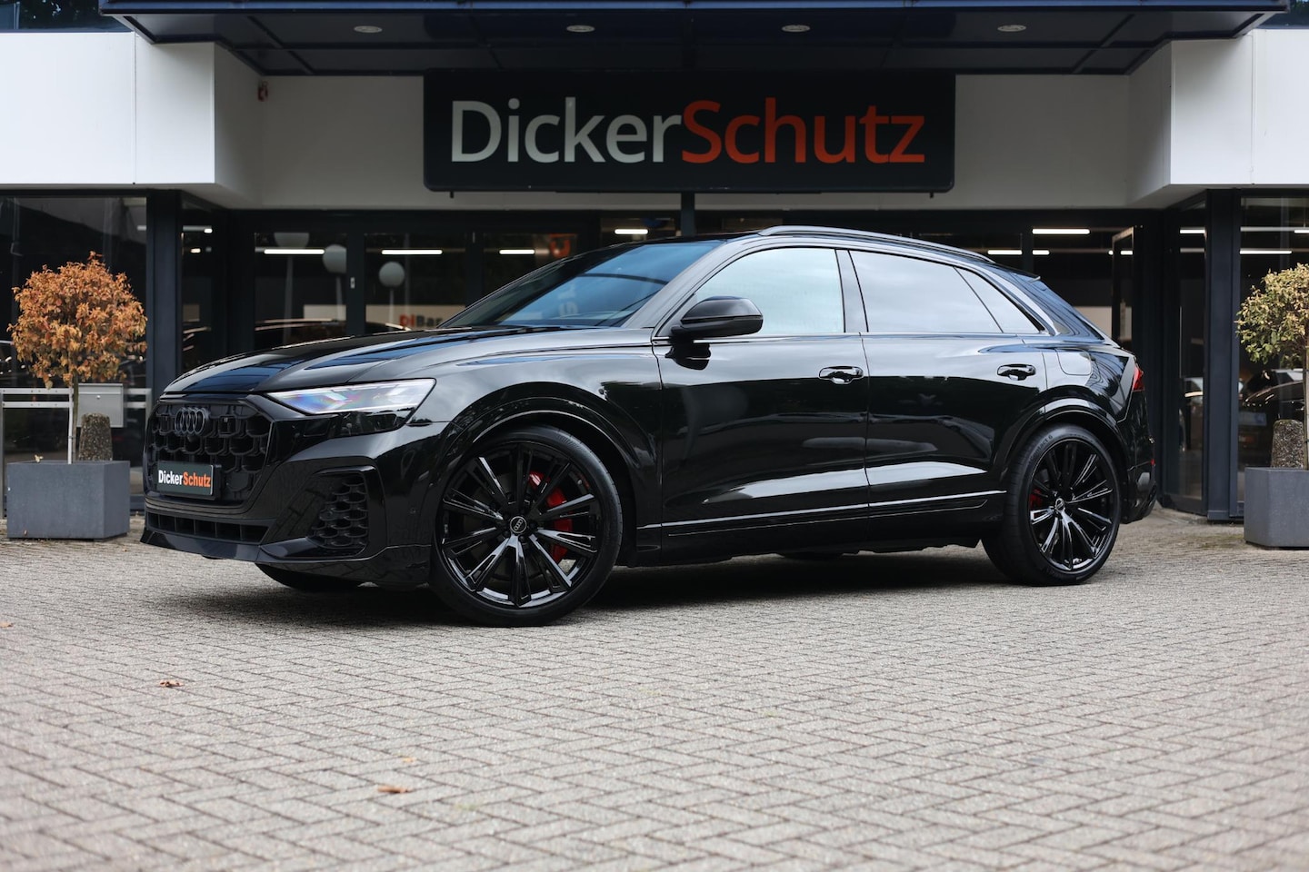 Audi Q8 - 60 TFSIe Competition Vierwielb. | Massage | Ventilatie | Pano | Trekhaak - AutoWereld.nl