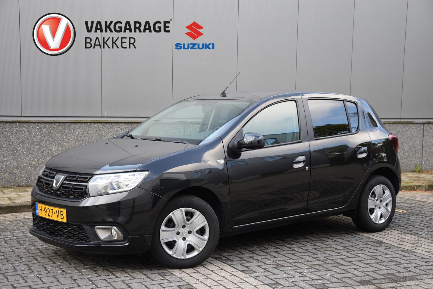 Dacia Sandero - 0.9 TCe Laureate | RIJKLAARPRIJS!! | Dealer onderhouden & NL-auto | Trekhaak | - AutoWereld.nl