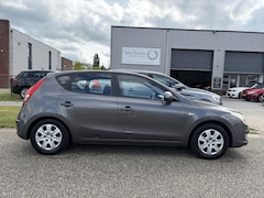 Hyundai i30 - 1.6i Dynamic