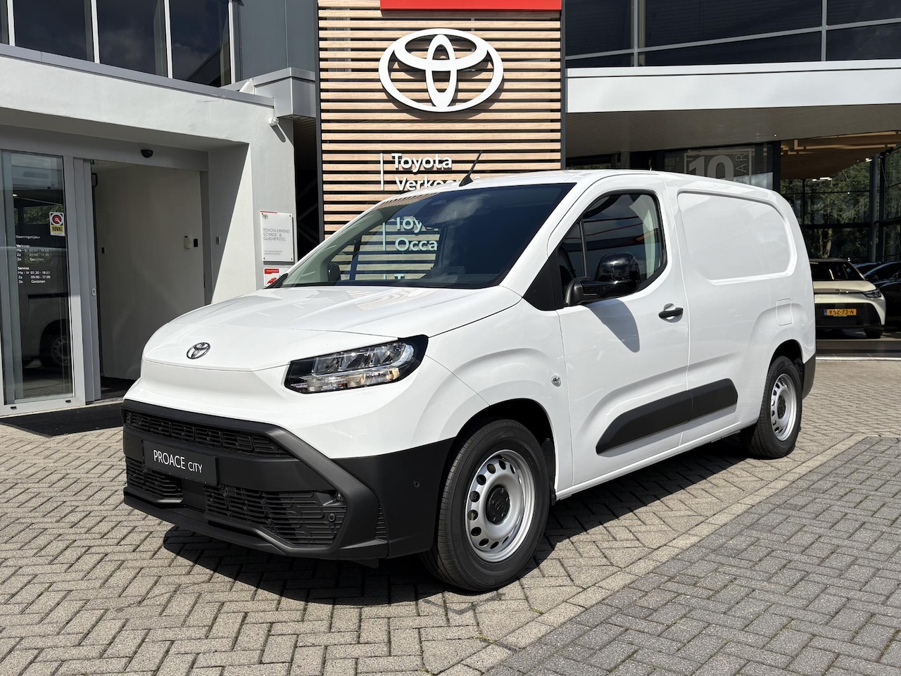 Toyota ProAce City - 10th Anniversary 50 kWh STOEL/STUURWIELVERWARMING CRUISE CONTROL - AutoWereld.nl