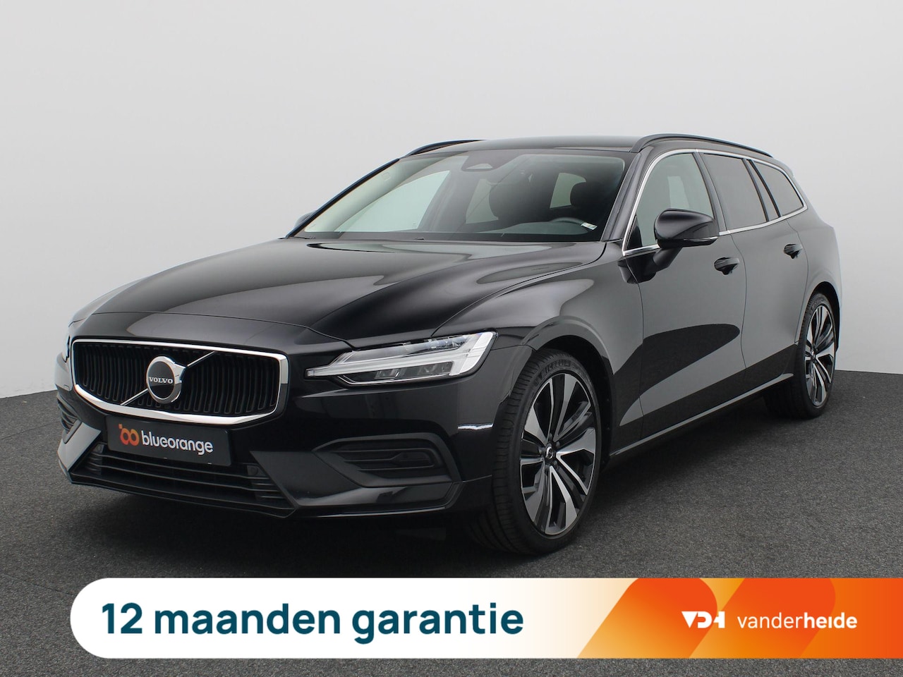 Volvo V60 - 2.0 B4 Core 197PK Aut. Trekhaak, Achteruitrijcamera, Keyless, 19" LM Velgen, Navi, Stoelve - AutoWereld.nl