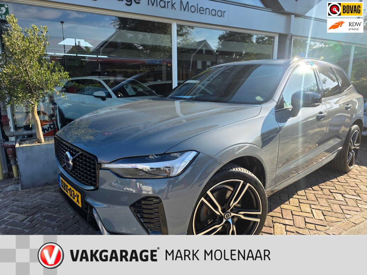 Volvo XC60 - B4 Ultimate Bright B4 Ultimate Bright,R design,schitterende auto,trekhaak - AutoWereld.nl