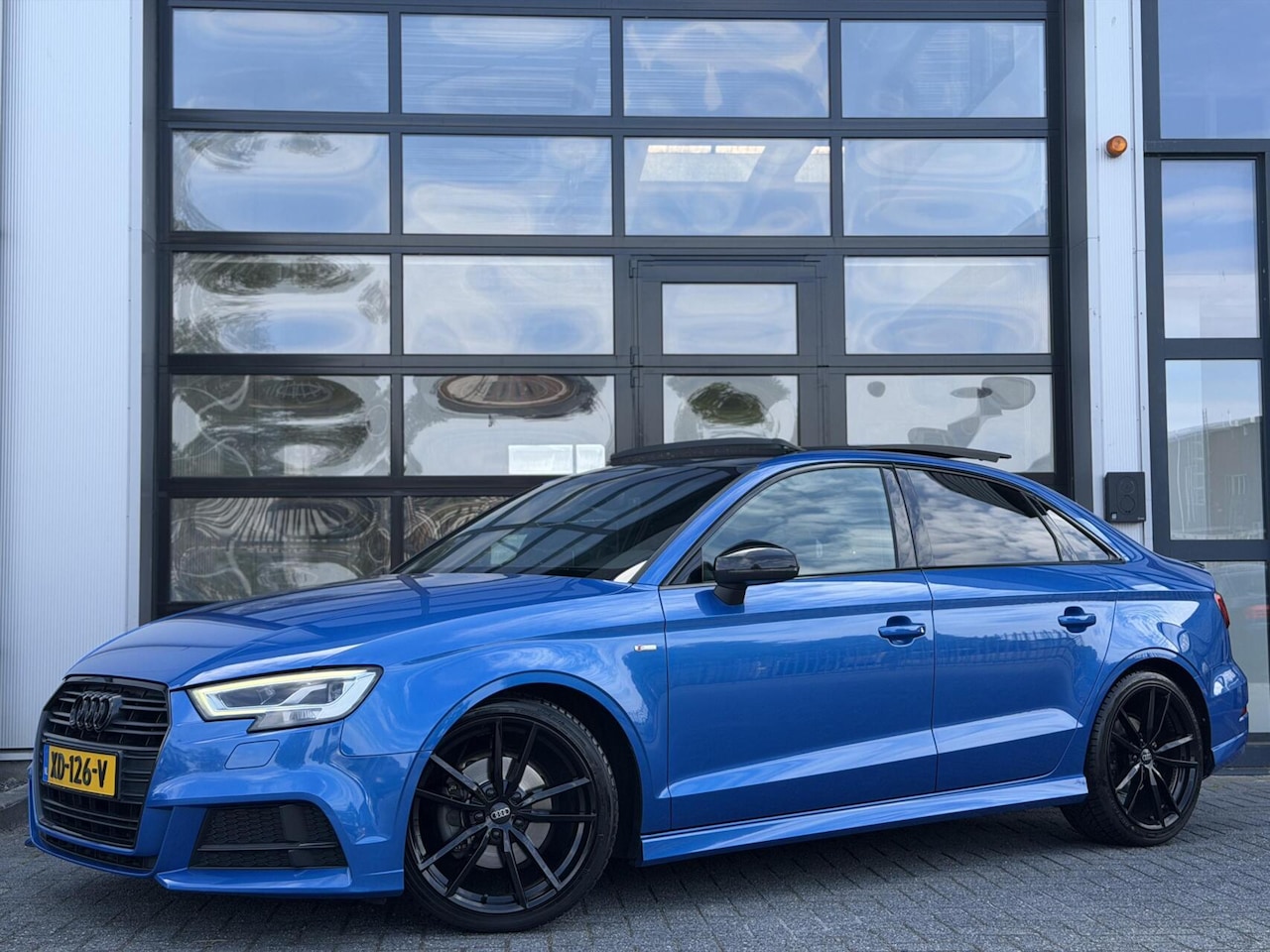 Audi A3 Limousine - 35 TFSI CoD Pro Line S / 3X S-line / PANO - AutoWereld.nl