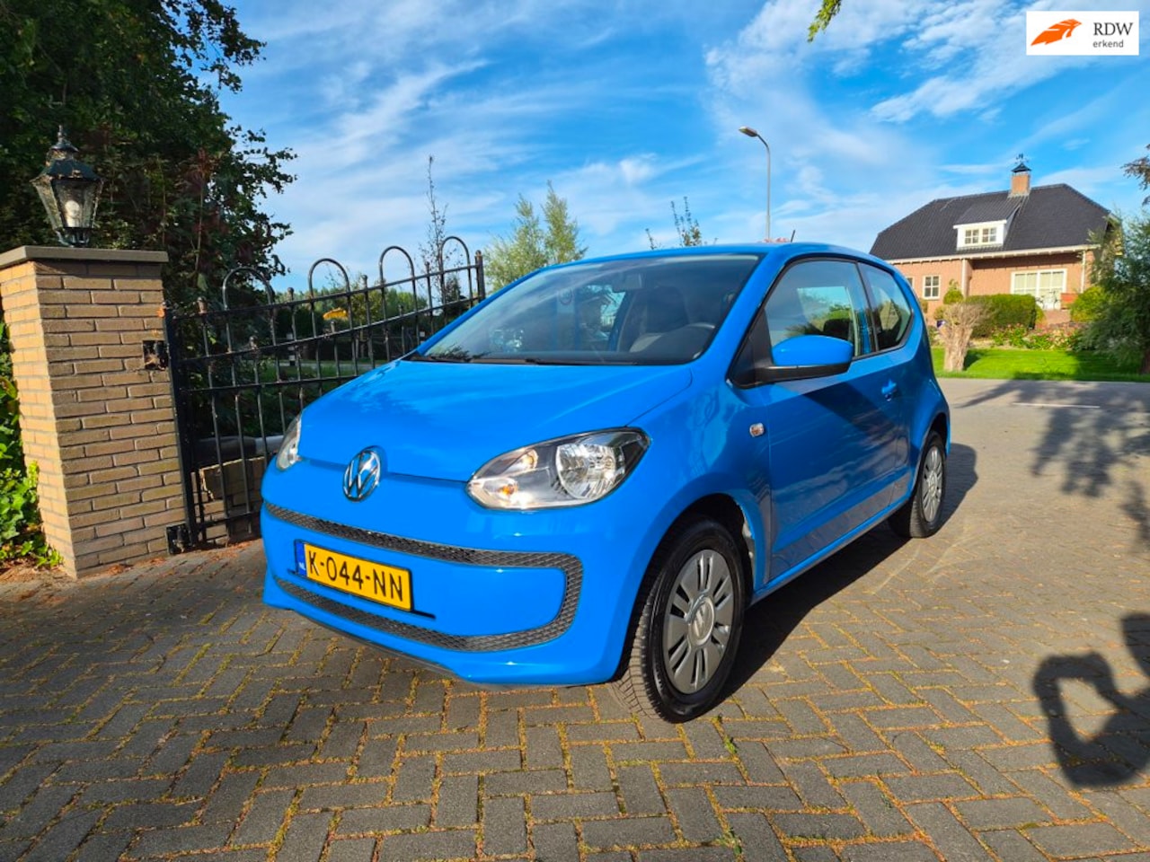 Volkswagen Up! - 1.0 take up! BlueMotion | Airco | Elektrische ramen - AutoWereld.nl