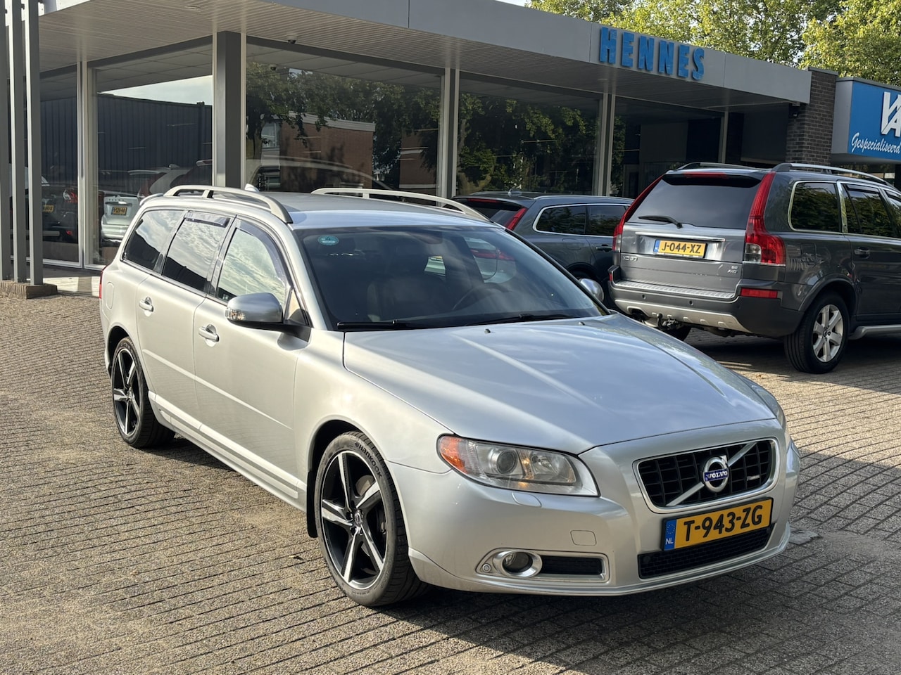 Volvo V70 - 2.5FT 231pk R-Design vijf cilinder Xenon - AutoWereld.nl
