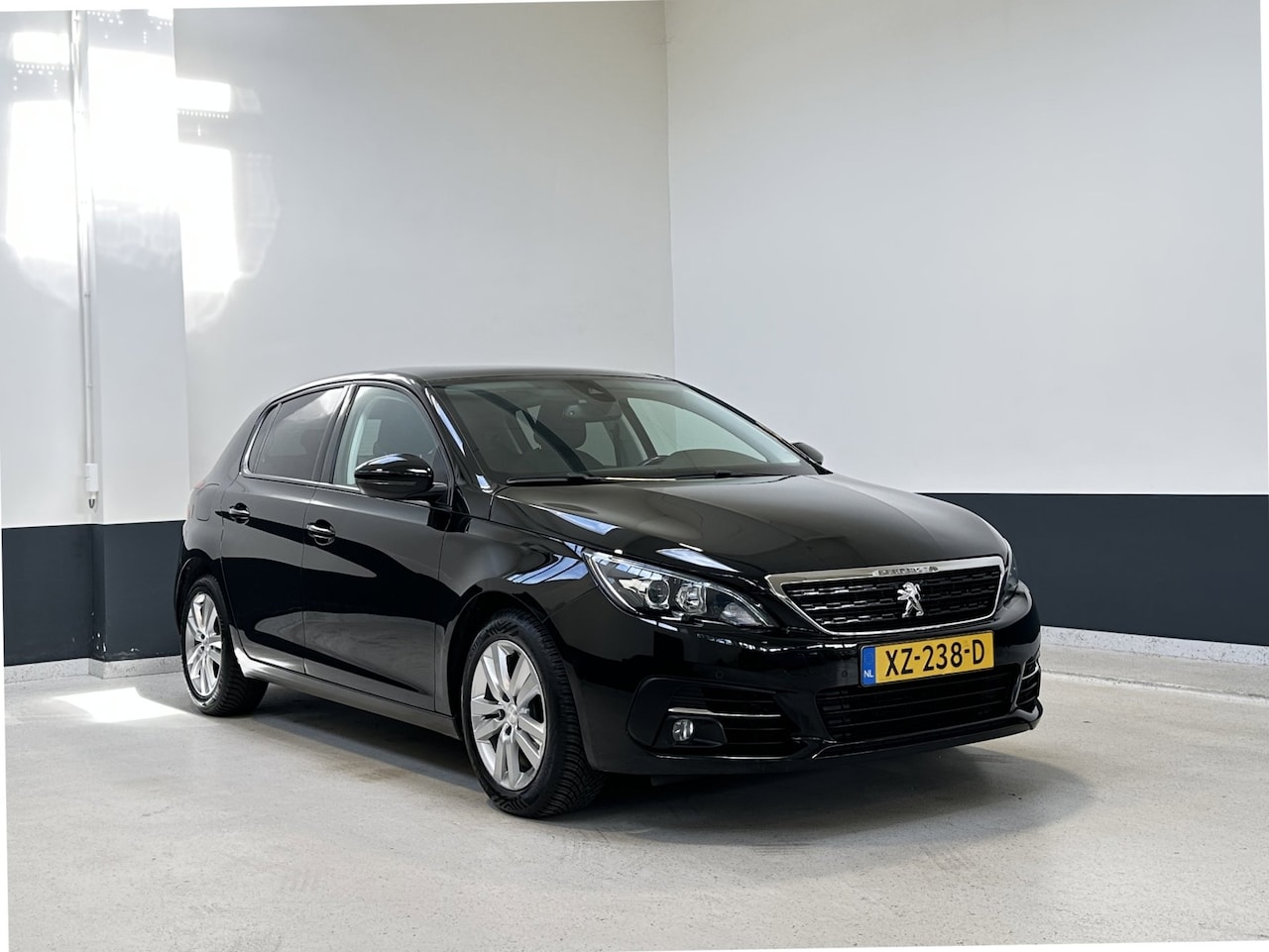 Peugeot 308 - 1.2 PureTech Blue Lease Executive | NL | 2 Eig | Apple Carplay/ Android auto| Panoramadak - AutoWereld.nl