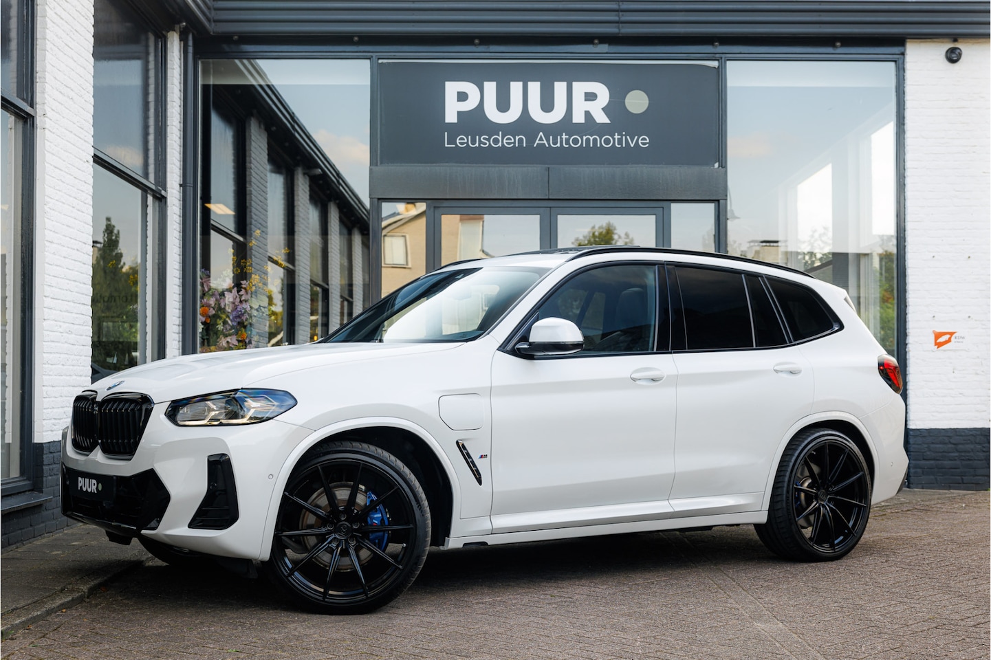 BMW X3 - xDrive30e Competition Stoelen Pano - Harman Kardon - Head Up - AutoWereld.nl