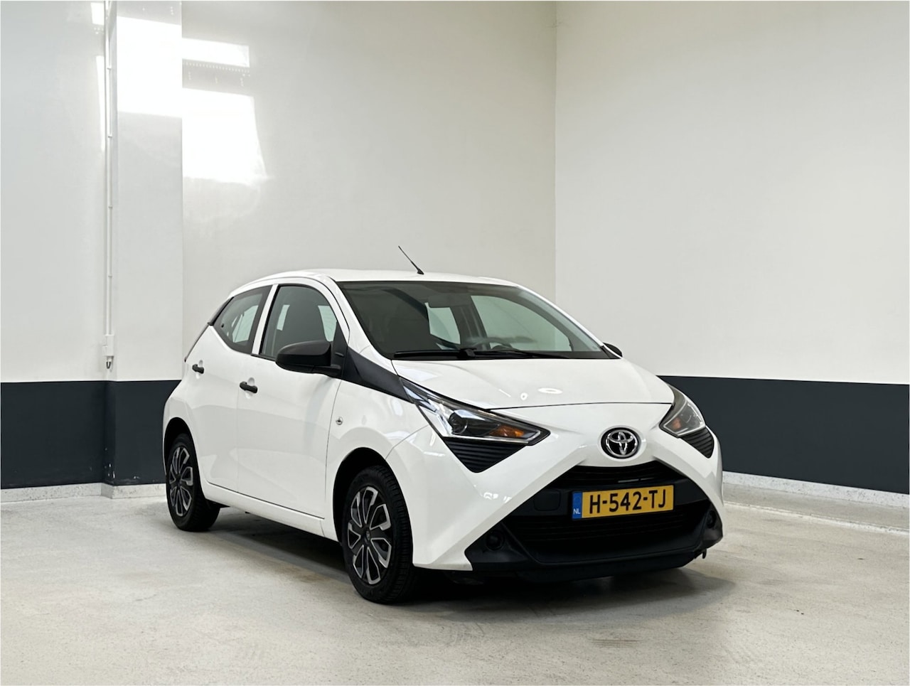 Toyota Aygo - 1.0 VVT-i x-fun| NL| 1 Eig | Airco| C.V | Bluetooth | - AutoWereld.nl