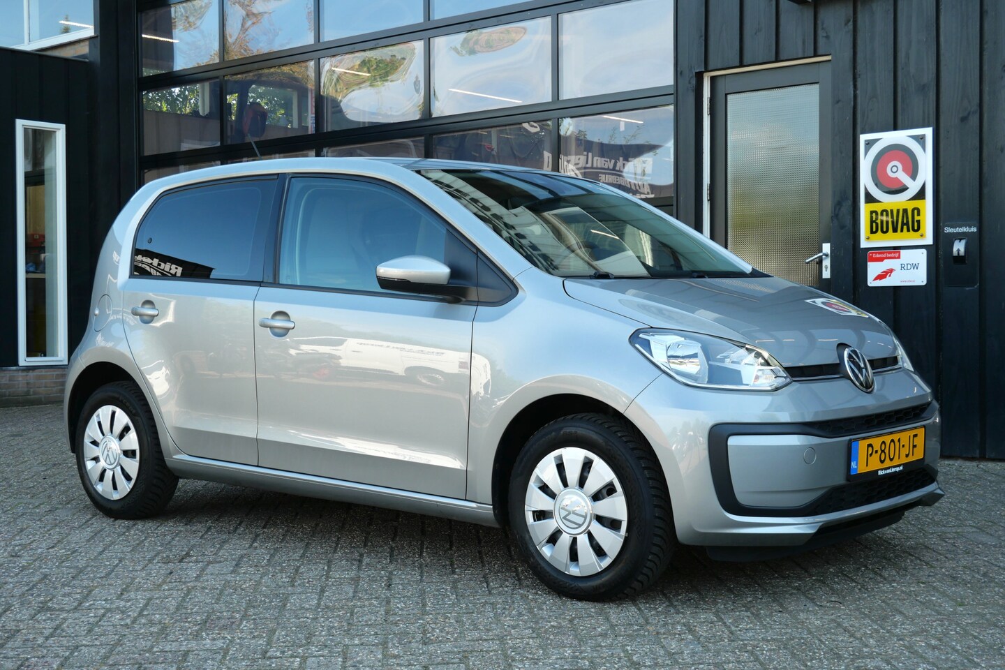 Volkswagen Up! - 1.0 | Airco | Cruise | Camera | NL-Auto - AutoWereld.nl