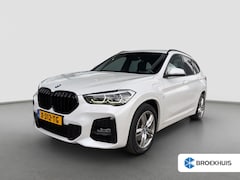 BMW X1 - xDrive25e eDrive Edition 220pk M-Sport | M-pakket | Sportstoelen | Trekhaak | Leder | Crui