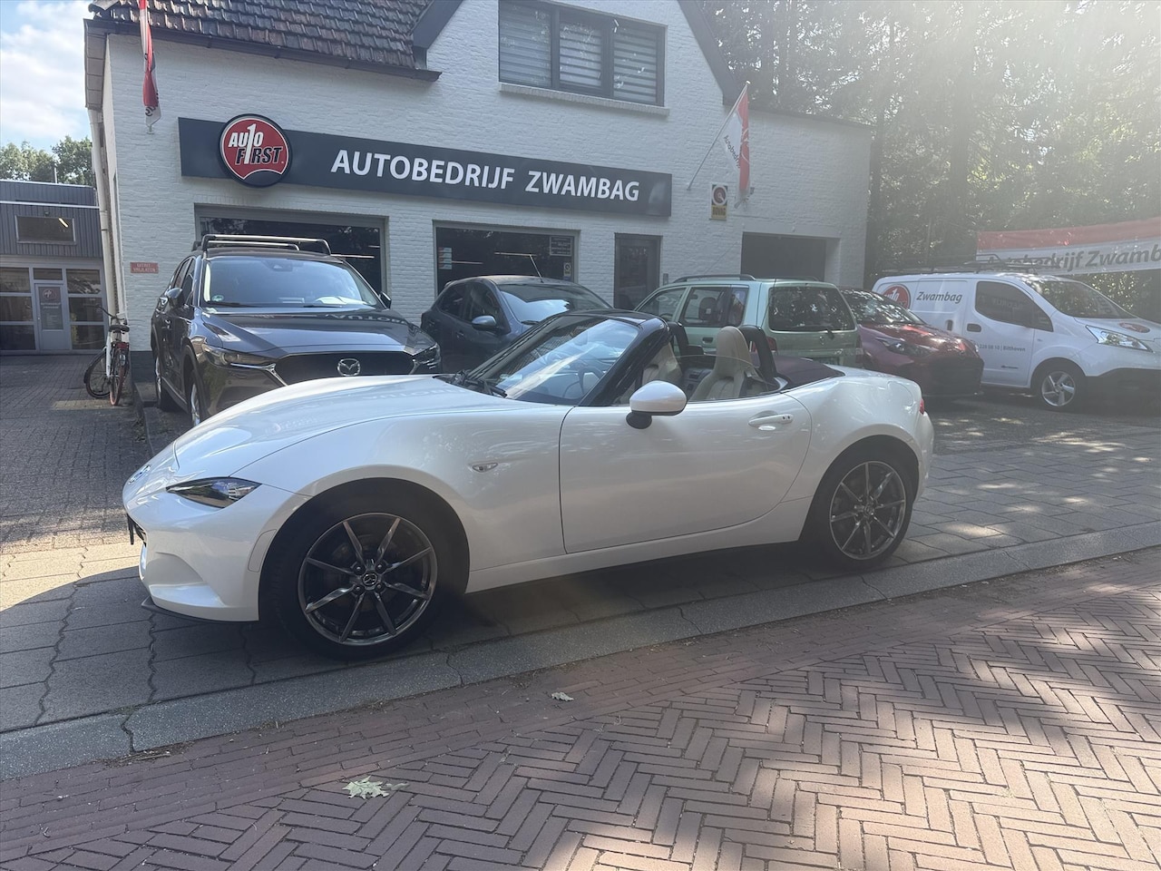 Mazda MX-5 - 2.0 Skyactiv-G 160pk i-ELOOP Sakura - AutoWereld.nl