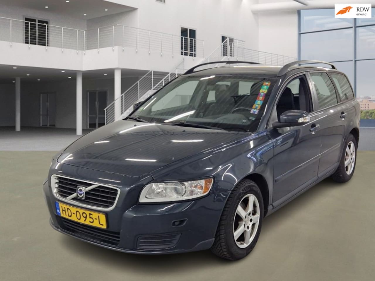 Volvo V50 - 1.8 Summum|XENON|STOELVERW|HALFLEDER|PSENSOR - AutoWereld.nl