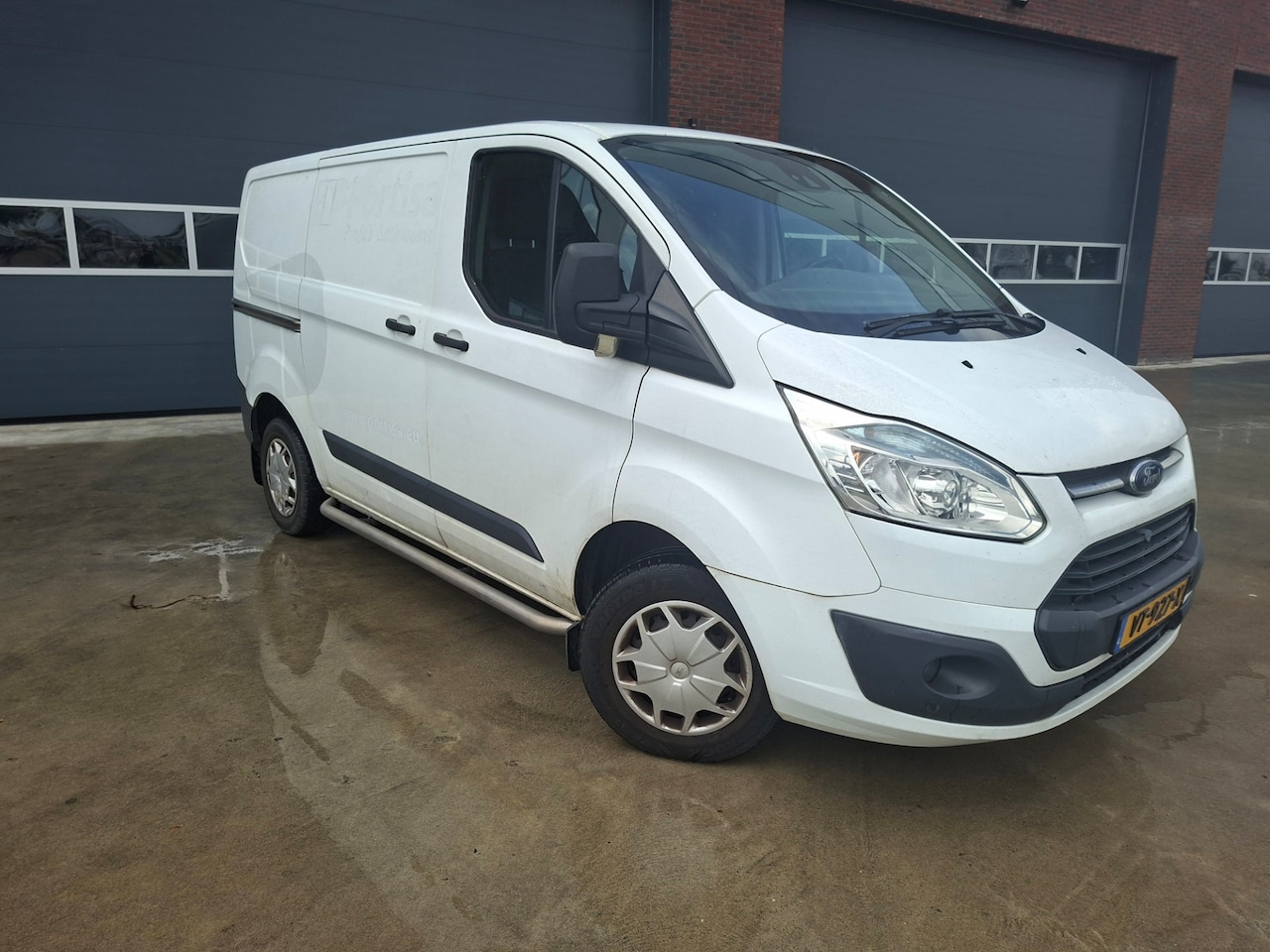 Ford Transit Custom - 270 2.2 TDCI L1H1 Trend 3 persoons Airco Schuifdeur Euro 5 APK 5-2027 - AutoWereld.nl