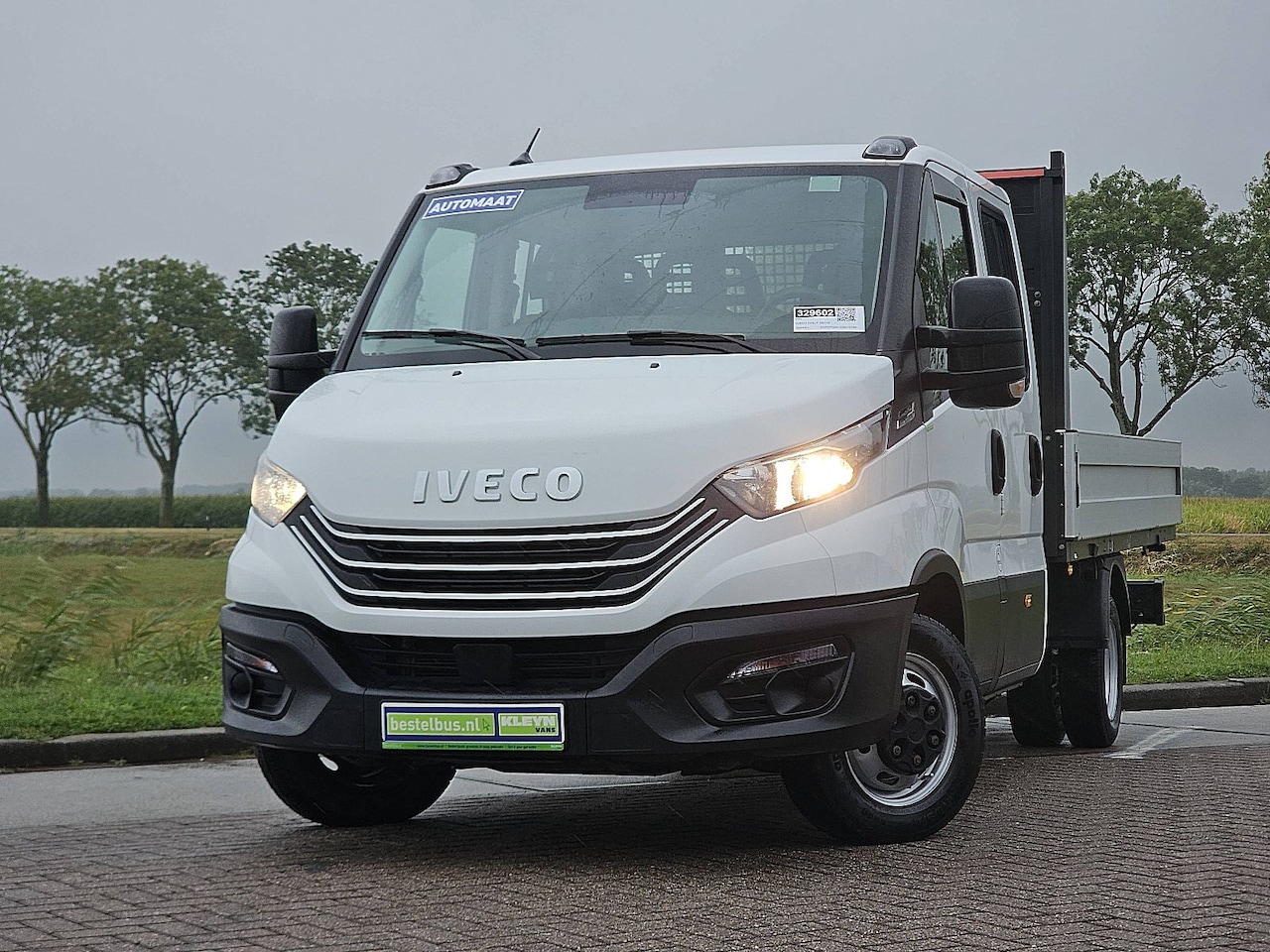 Iveco Daily - 35C14V 2.3 Dubbele Cabine, Airco, Automaat, 3.5T-Trekhaak, Euro6, BPM-Vrij - AutoWereld.nl