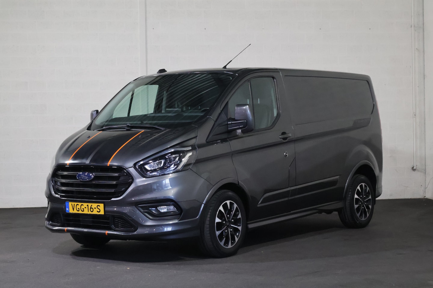 Ford Transit Custom - 320 2.0 TDCI L1H1 Sport Automaat - AutoWereld.nl