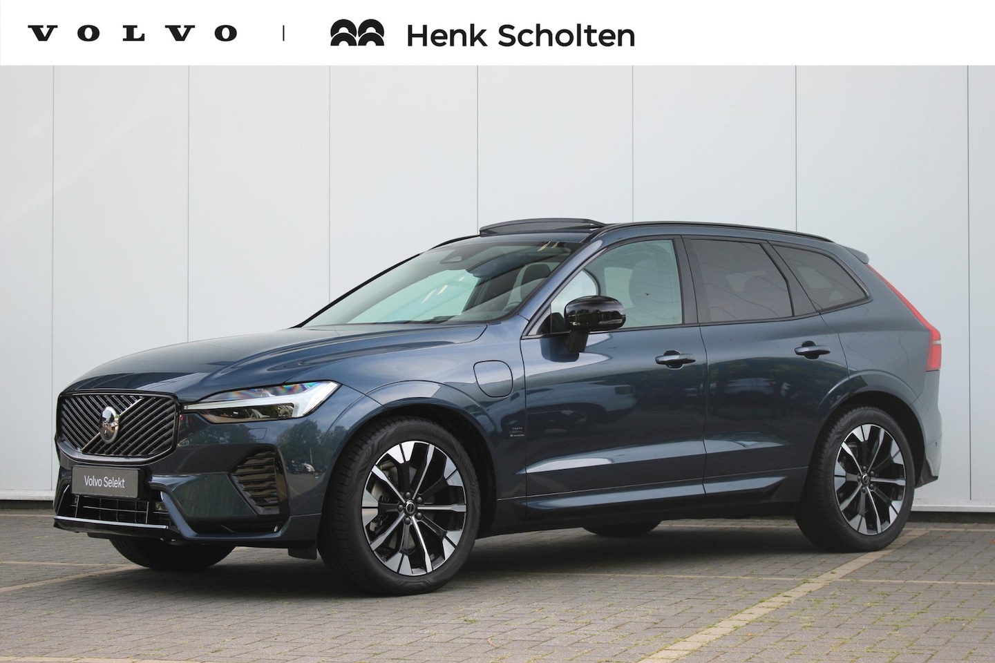 Volvo XC60 - T6 Plug-in hybrid AWD Ultra Dark | Luchtvering | Semi Elektr. Trekhaak | Adaptive Cruise & - AutoWereld.nl
