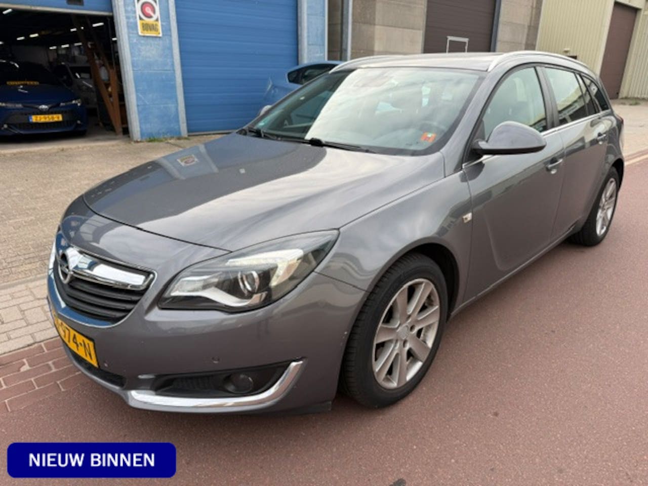 Opel Insignia Sports Tourer - 1.6 CDTI EcoFLEX Business+ EURO 6 APK 4-27 ex BPM Origineel Nederlandse auto van de 2e eig - AutoWereld.nl