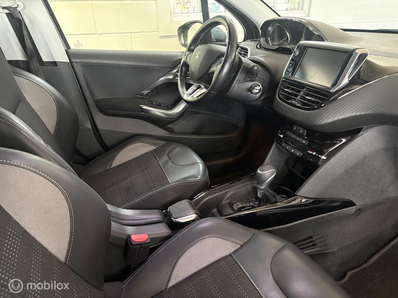 Peugeot 2008 - 1.2 PureTech Allure Automaat - Apk - Navi - Cruise