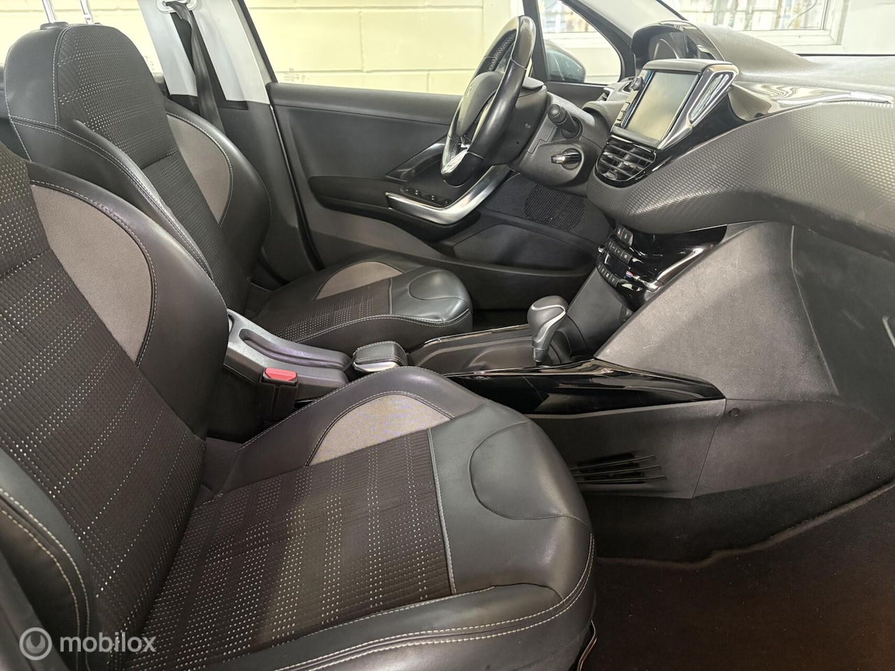 Peugeot 2008 - 1.2 PureTech Allure Automaat - Apk - Navi - Cruise