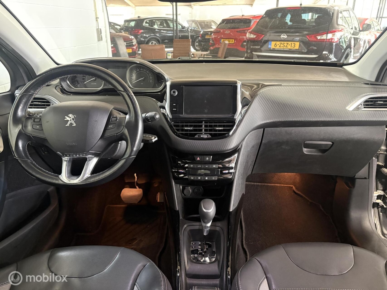 Peugeot 2008 - 1.2 PureTech Allure Automaat - Apk - Navi - Cruise