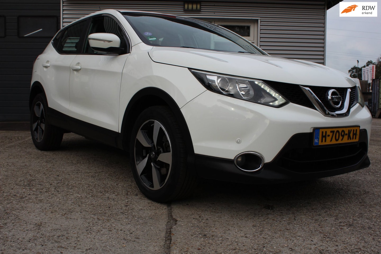 Nissan Qashqai - 1.2 Connect Edition 1.2 Connect Edition 5-deurs, nieuwe distributie-set- beurt- apk, boekjes, 2x sleutel, navi - AutoWereld.nl