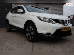 Nissan Qashqai - 1.2 Connect Edition 5-deurs, nieuwe distributie-set- beurt- apk, boekjes, 2x sleutel, navi