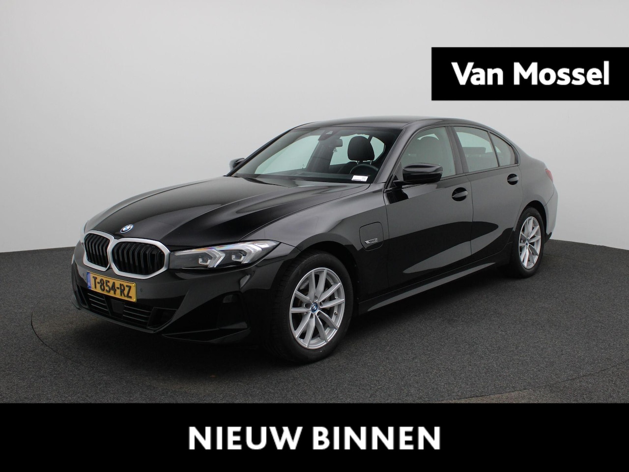 BMW 3-serie - 320e | WORDT VERWACHT | APPLE CARPLAY | ANDROID AUTO | LEDER | NAVIGATIE | LED VERLICHTING - AutoWereld.nl