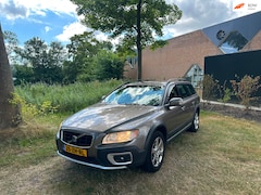 Volvo XC70 - 2.4 D5 Momentum Airco Cruise PDC 4x4 Elekt Pakket
