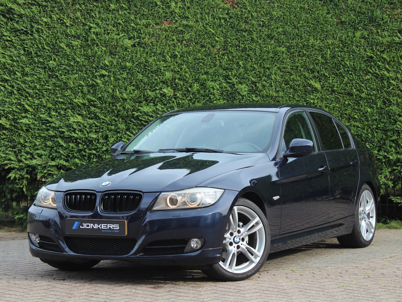 BMW 3-serie - 320i Business Line | Trekhaak | 18 inch - AutoWereld.nl