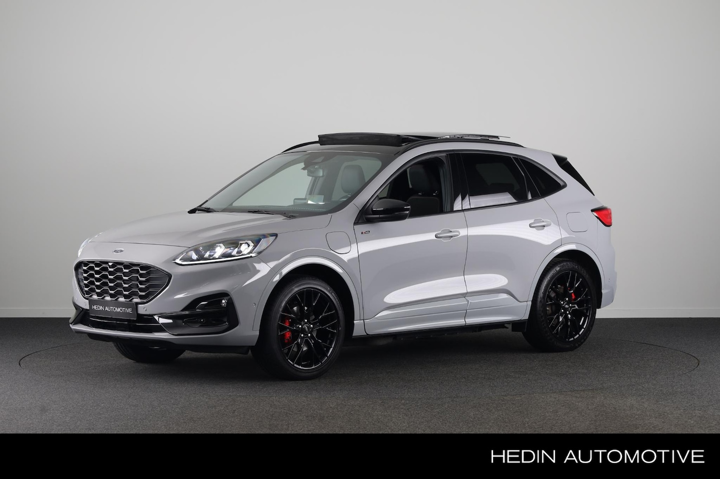 Ford Kuga - 2.5 PHEV Graphite Black Pack | Winter pack | Panoramadak | Elektrisch inklapbare trekhaak - AutoWereld.nl