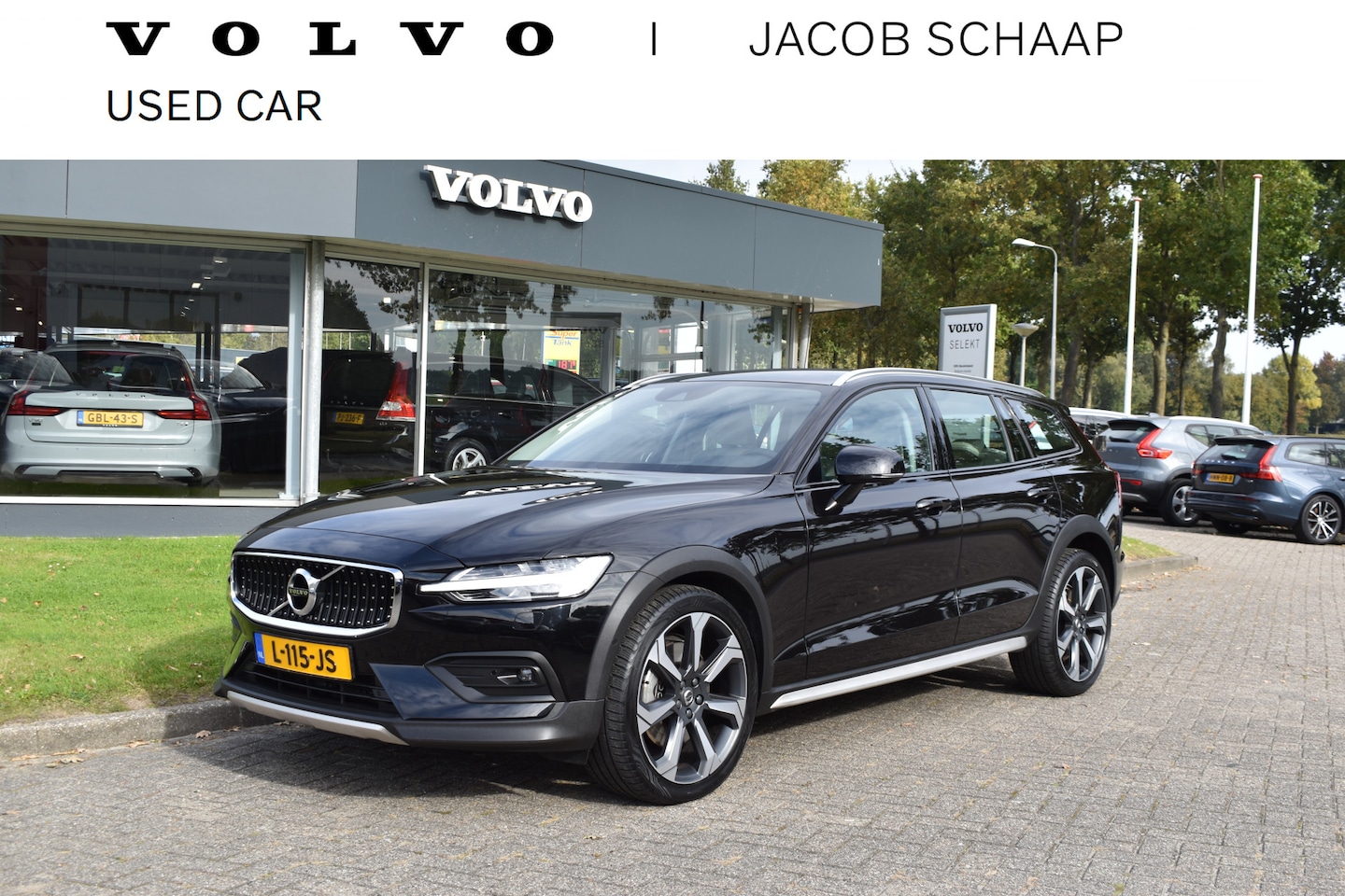 Volvo V60 Cross Country - B5 AWD 265PK Automaat Pro | Trekhaak | ACC | Blis | Camera | Styling kit | 20"LMV | - AutoWereld.nl