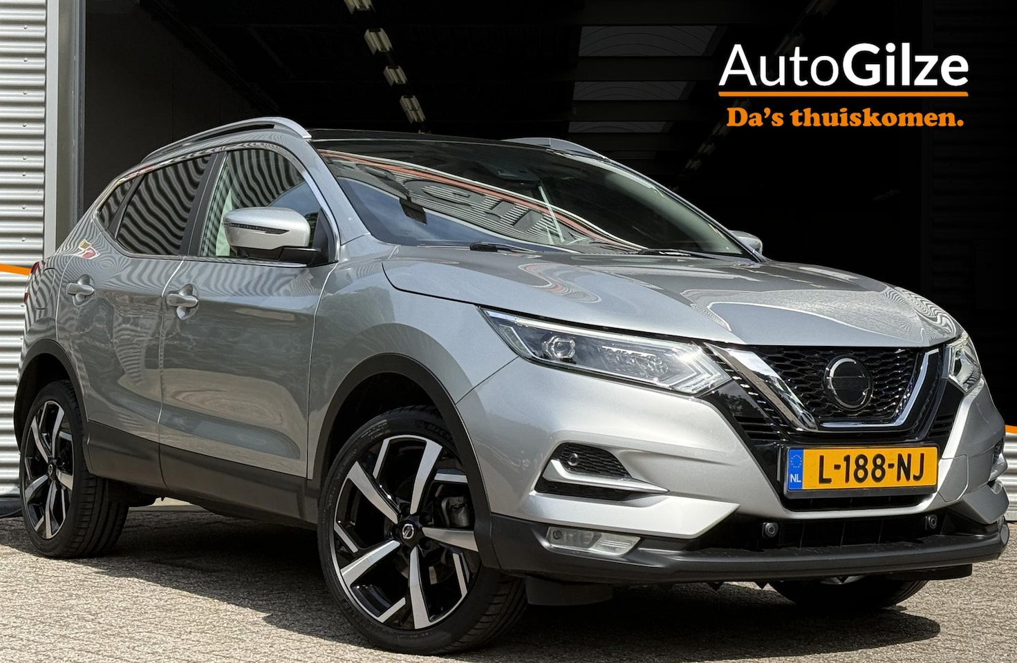 Nissan Qashqai - 1.3 DIG-T Premium Edition l Pano l Leder l Navi l Trekhaak l 1ste - AutoWereld.nl