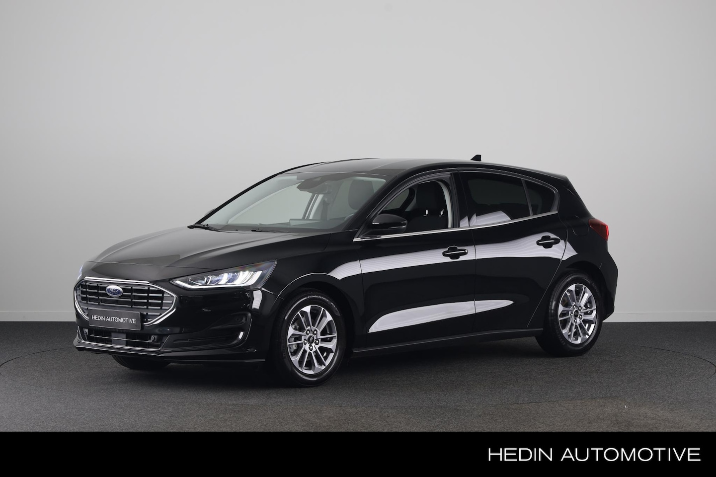 Ford Focus - 1.0 EcoBoost Hybrid Titanium | Navigatie | Carplay | PDC - AutoWereld.nl