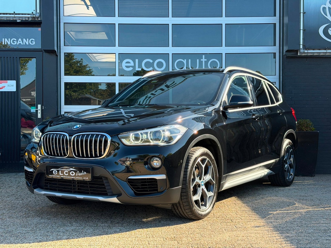 BMW X1 - SDrive18i High Executive /SPORTSTOELEN+LED+18INCH - AutoWereld.nl